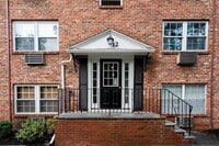 Building Photo - 12 Colonial Village Dr