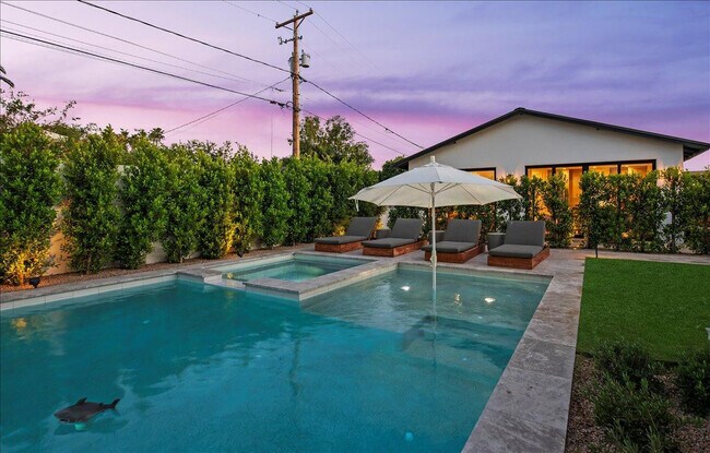 Building Photo - 3631 N 54th Ct