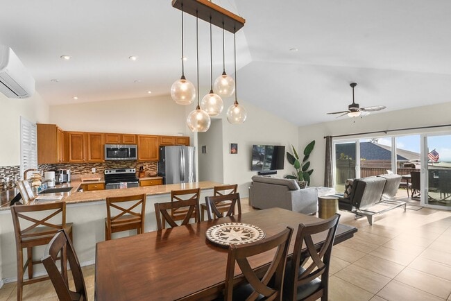 Building Photo - 73-1311 Nawahie Loop