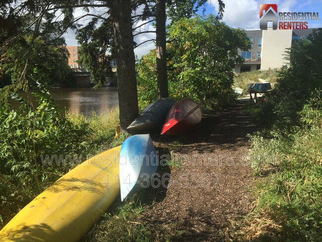 Building Photo - 2121 N Riverboat Rd