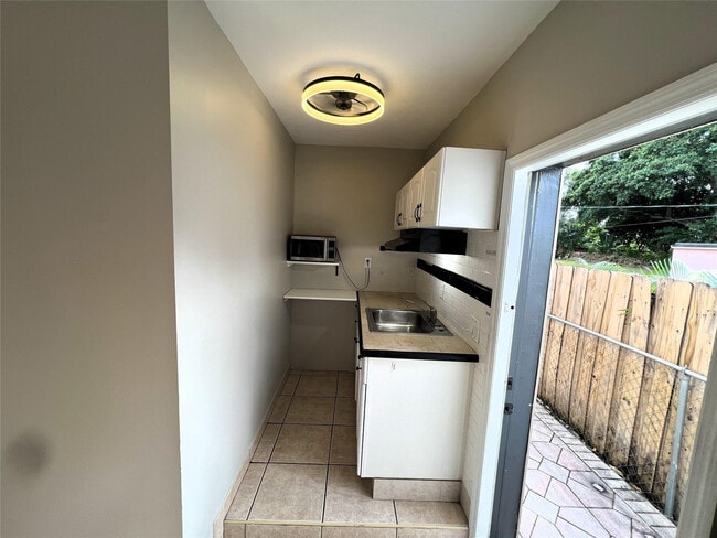 Building Photo - 2726 Adams St