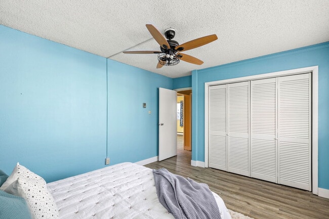 Building Photo - 925 1st Ave N