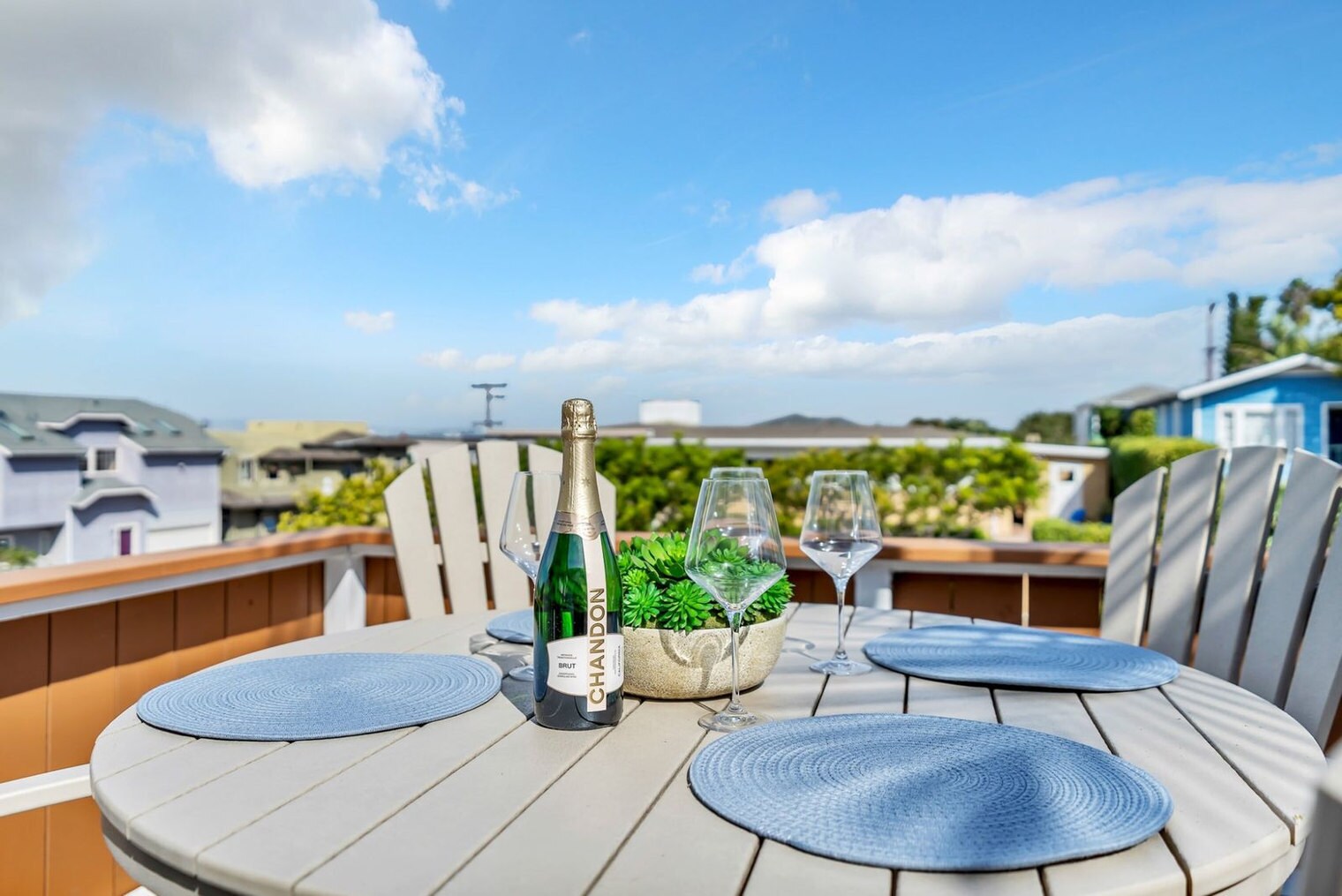 Building Photo - 4585 Saratoga Ave