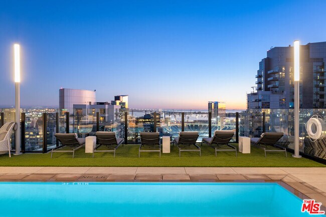 Building Photo - 675 Ninth Ave