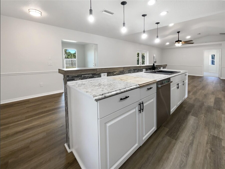 Building Photo - 2334 W Price Blvd