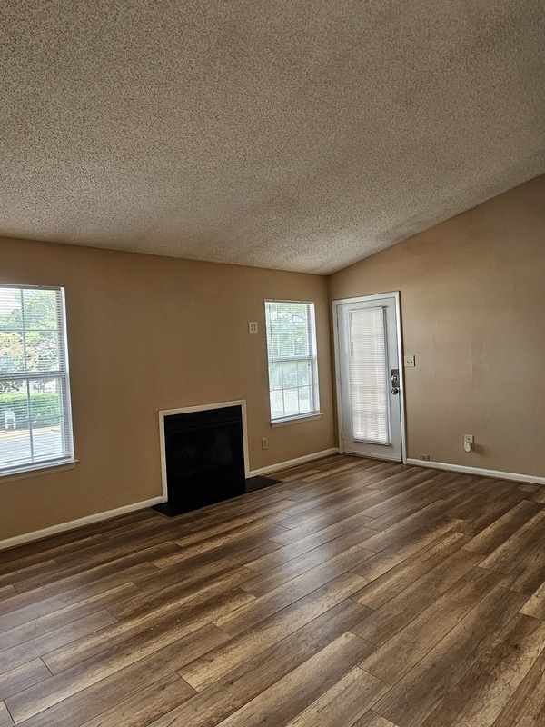 Building Photo - 403 Resort Ct