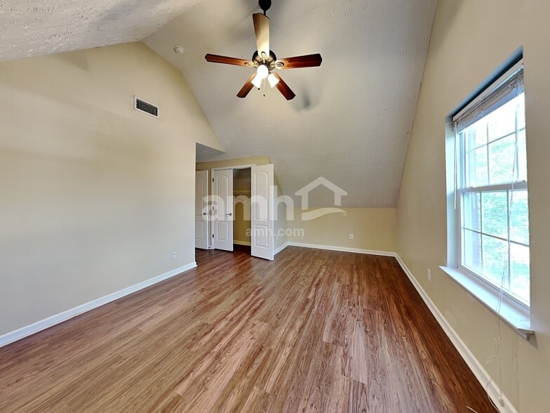 Building Photo - 1205 Sundown Ct