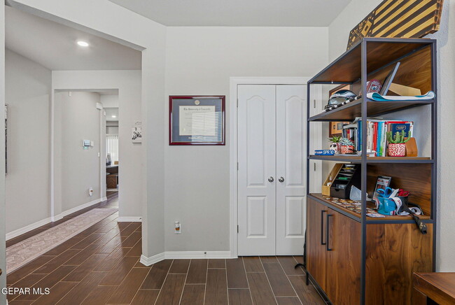 Building Photo - 13852 Paseo De La Luna Ave