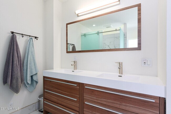 Building Photo - 3078 Saddleback Ct