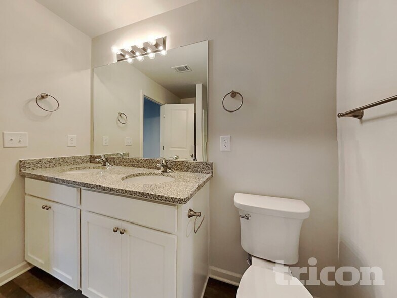 Building Photo - 527 Dayspring Dr