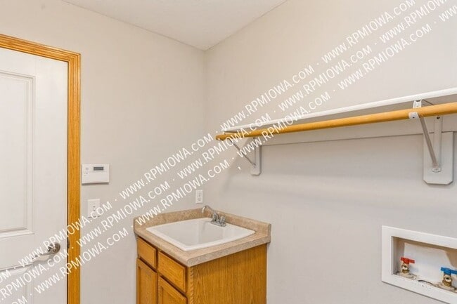 Building Photo - 425 Wright Rd