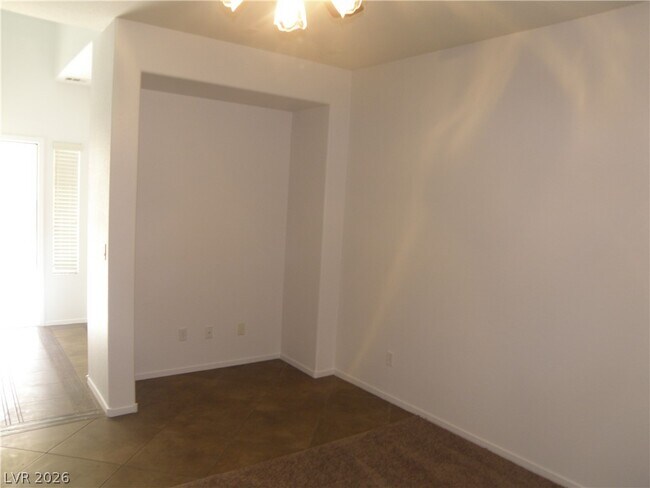 Building Photo - 6211 Blushing Willow St