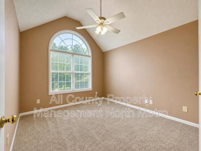 Building Photo - 4710 Middleboro Ln