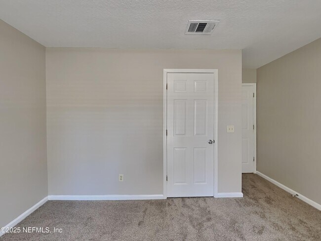 Building Photo - 4399 Princess Labeth Ct W