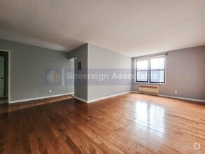 Building Photo - 525-527 Riverdale Avenue