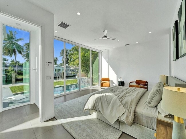 Building Photo - 2217 NE 17th Terrace