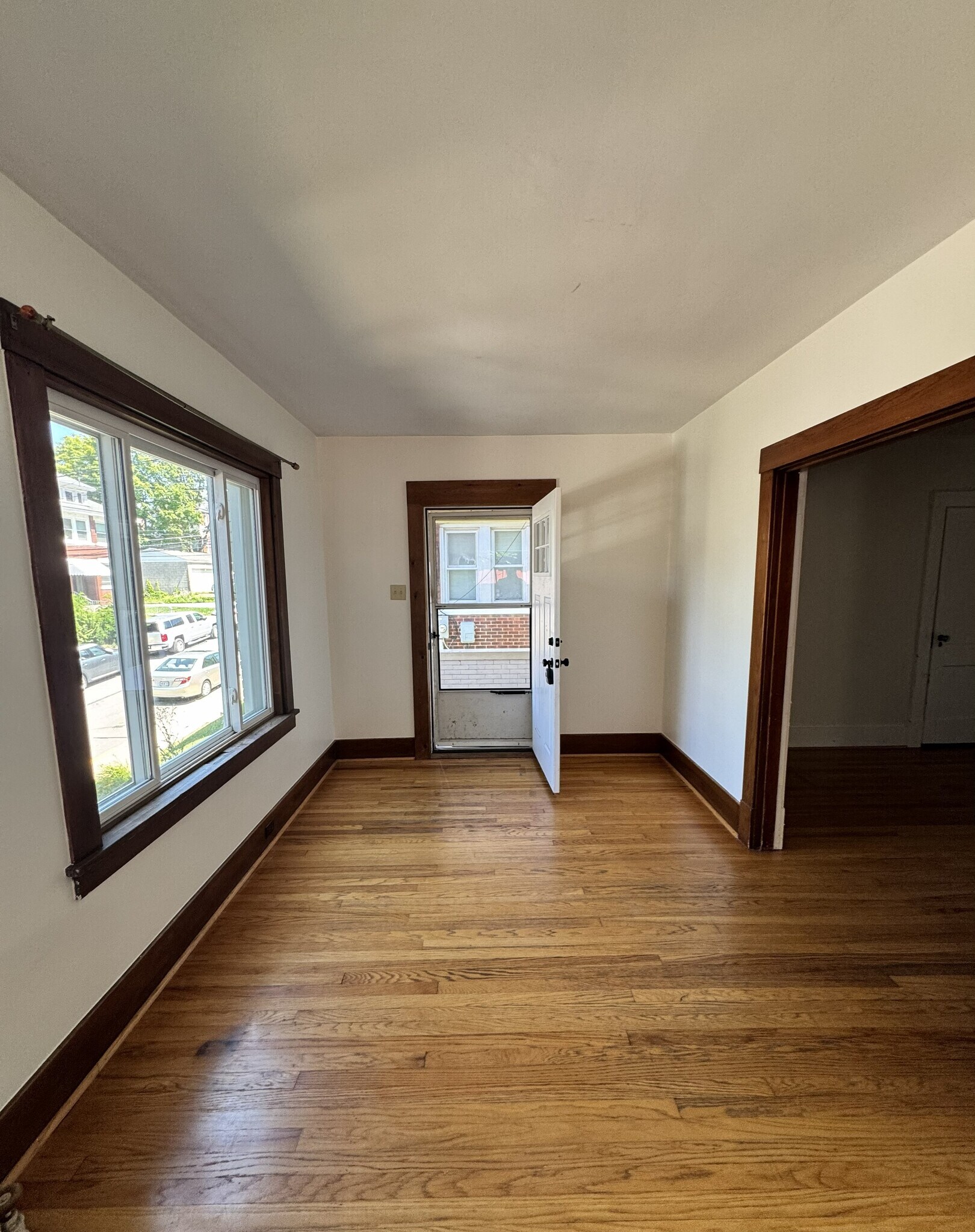 Building Photo - 2927 Mattern Ave