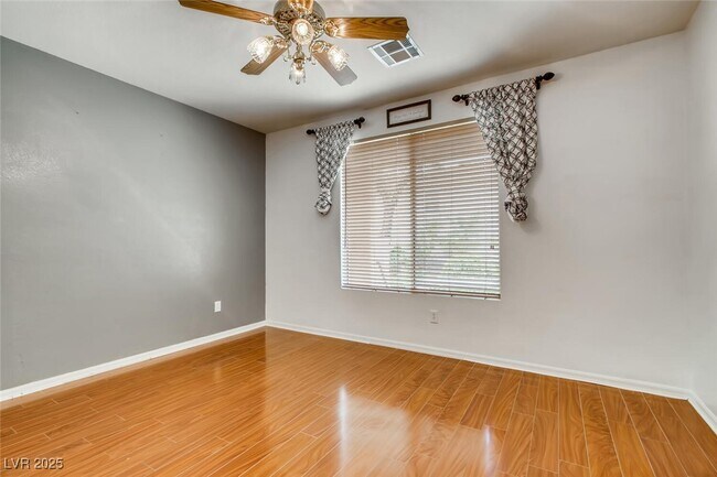 Building Photo - 5389 Progresso St