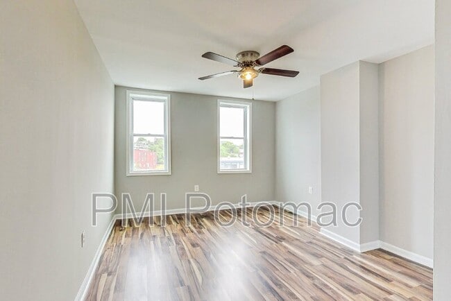 Building Photo - 834 N Stricker St