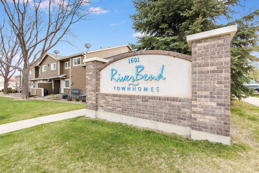 Building Photo - 1601 Great Western Dr