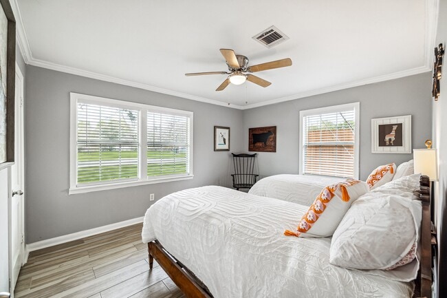 Building Photo - 5006 Idaho St