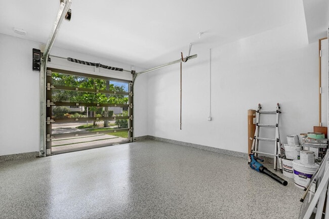 Building Photo - 1957 Harbourview Dr