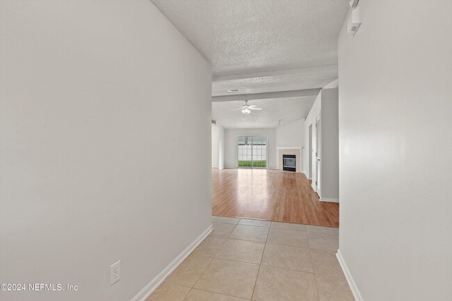 Building Photo - 12756 Bentwater Dr