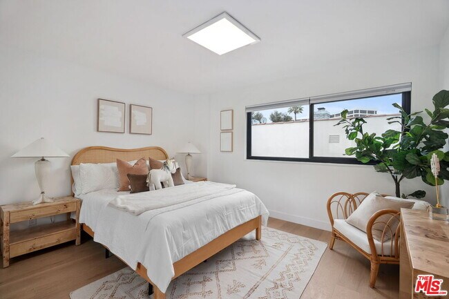 Building Photo - 234 S Tower Dr