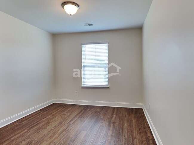 Building Photo - 445 Brookgreen Dr