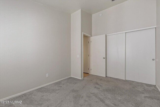 Building Photo - 8142 N Millwheel Pl