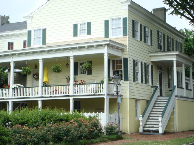 Building Photo - 525 North St