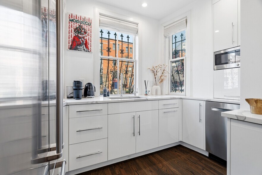 Building Photo - 348 Columbus Ave