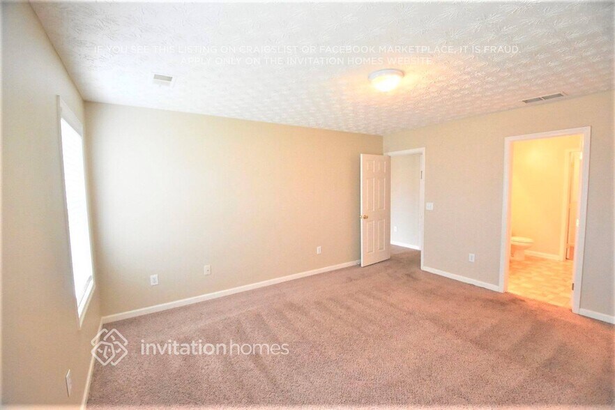 Building Photo - 850 Fawnfield Dr