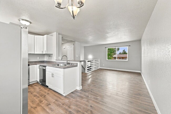 Building Photo - $2,095.95, 4 bed, 2 bath, located in Colorado Springs with a fenced-in backyard.