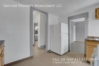 Building Photo - 4 Dwight Ct