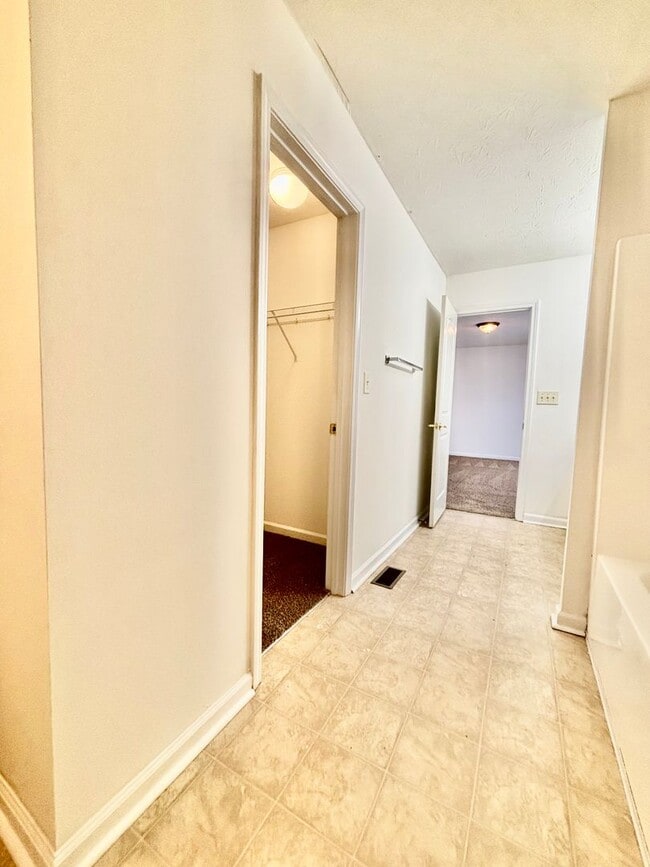 Building Photo - 3 Bedrooms, 2.5 Baths, and a Secret Agent Garage!