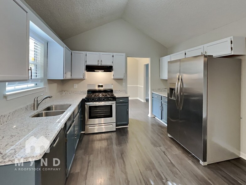 Building Photo - 6437 Phillips Ct
