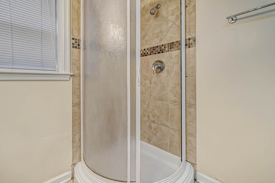 Building Photo - 4827 Indian Ln