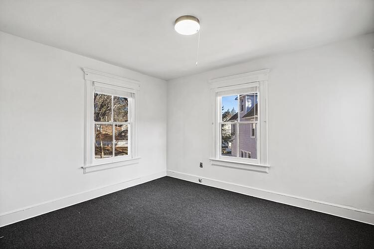 Building Photo - 46 Old Bedford Rd