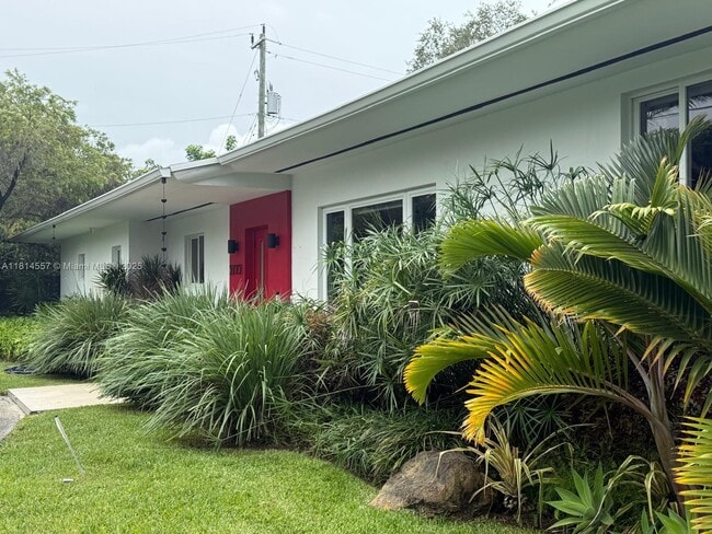 Primary Photo - 5775 SW 80th St