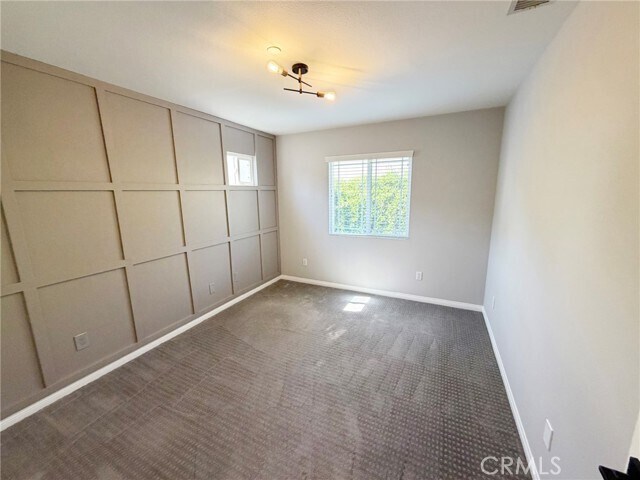 Building Photo - 1124 Mayflower Ave