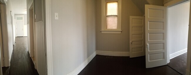 Building Photo - 3116 Keokuk St