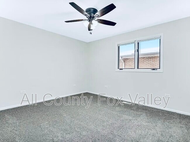 Building Photo - 9224 S Turner Ave