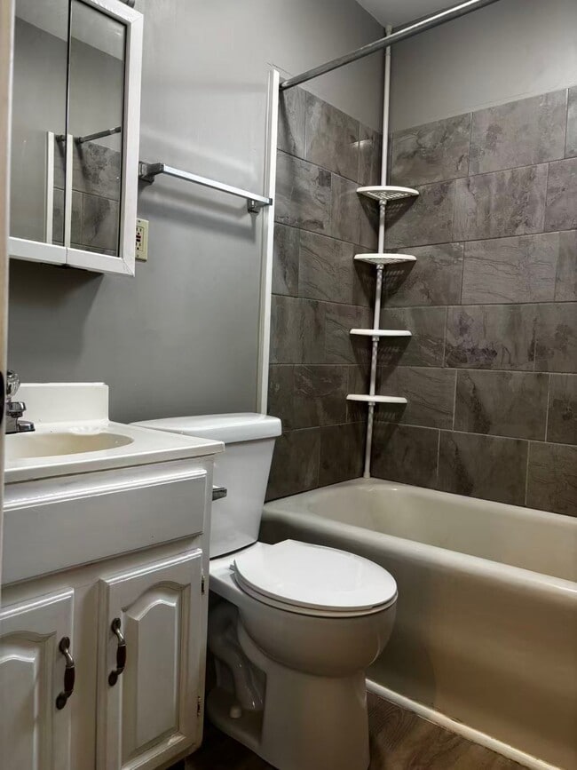 Building Photo - 214 N Glenwood Ave