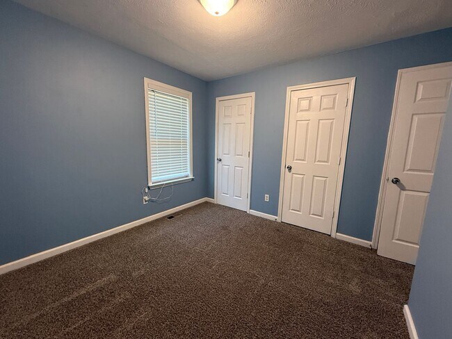 Building Photo - Charming 3-Bedroom Home with Large Lot