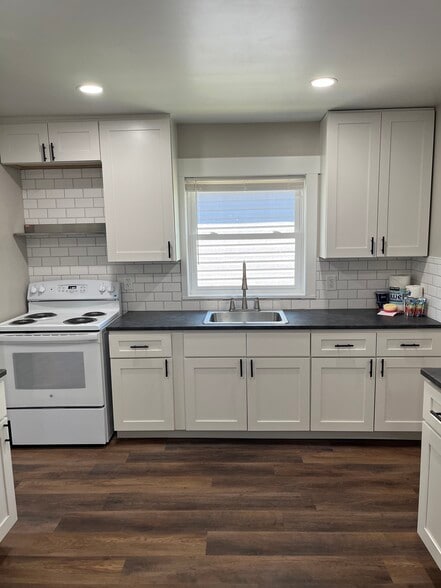 Building Photo - 1320 Fairlawn Ave