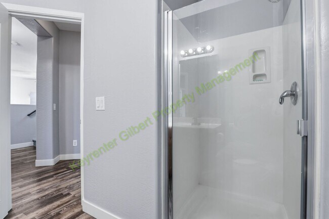 Building Photo - Corner Lot Gilbert Home with Modern Comforts in a Prime Location