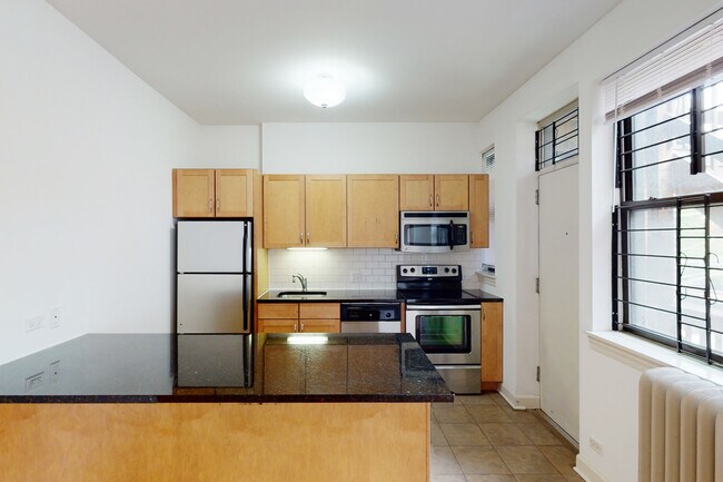 Kitchen - 5326-5336 S Greenwood Ave