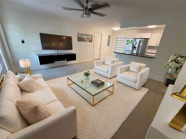 Building Photo - 2300 SW 43rd Terrace