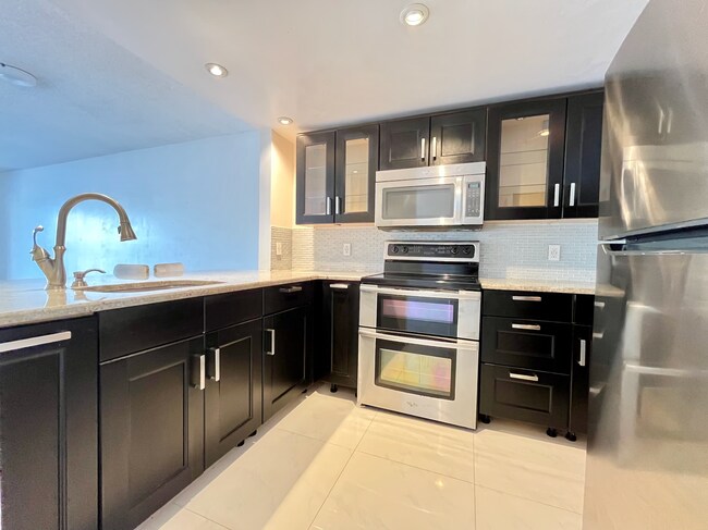 Building Photo - 3527 NE 168th St